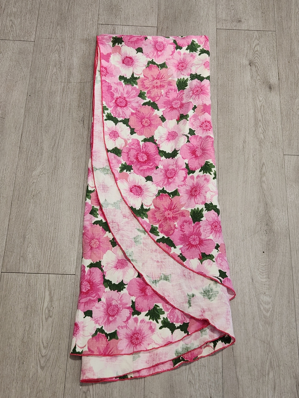 VTG Braidwater 100% Irish Linen Pink Floral Tablecloth